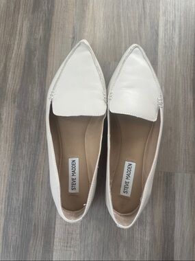 Steve Madden pointed toe flats leather feather